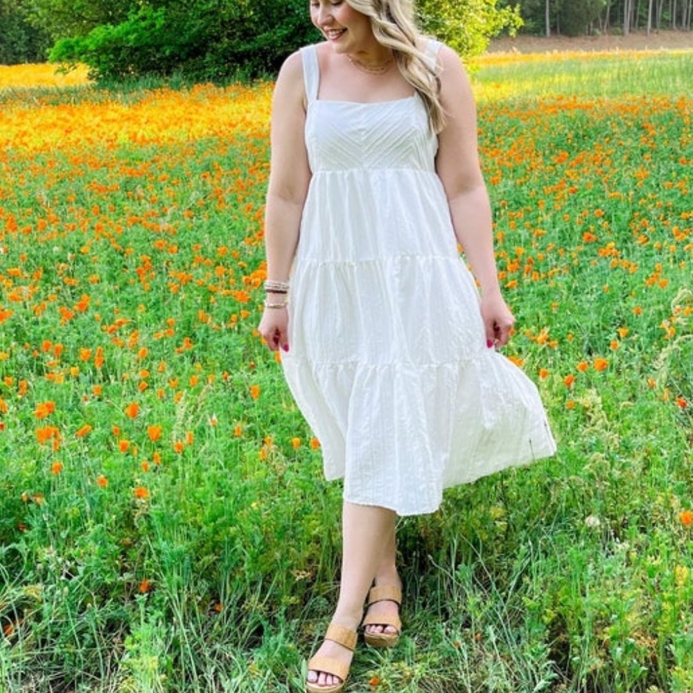 Elegant White midi Dress